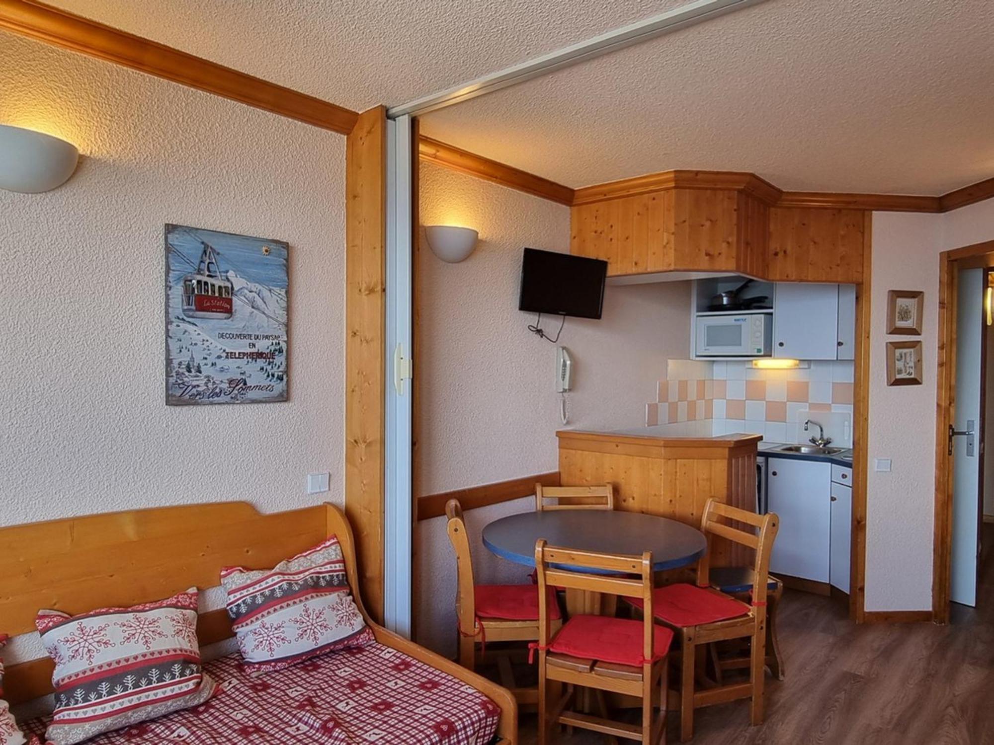 Agreable Avec Acces Direct Aux Pistes Et Coin Montagne - Fr-1-181-2583 *